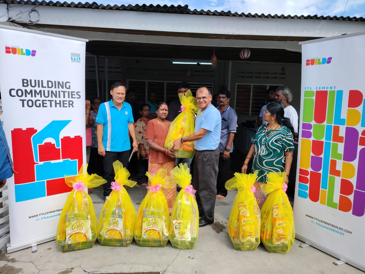 Deepavali Hamper Distribution: A Gift of Unity and Support for the Ladang Dovenby Community