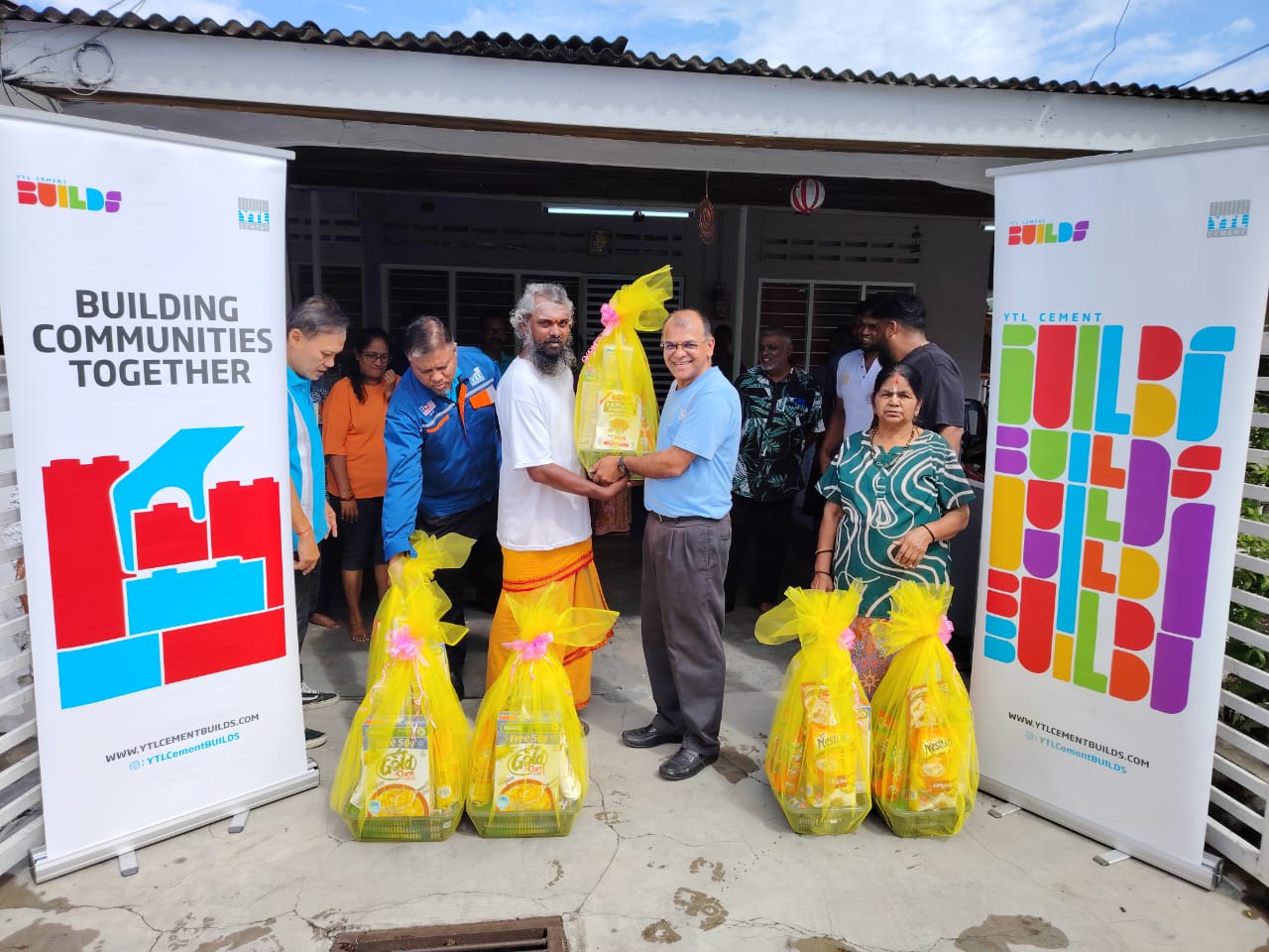 Deepavali Hamper Distribution: A Gift of Unity and Support for the Ladang Dovenby Community