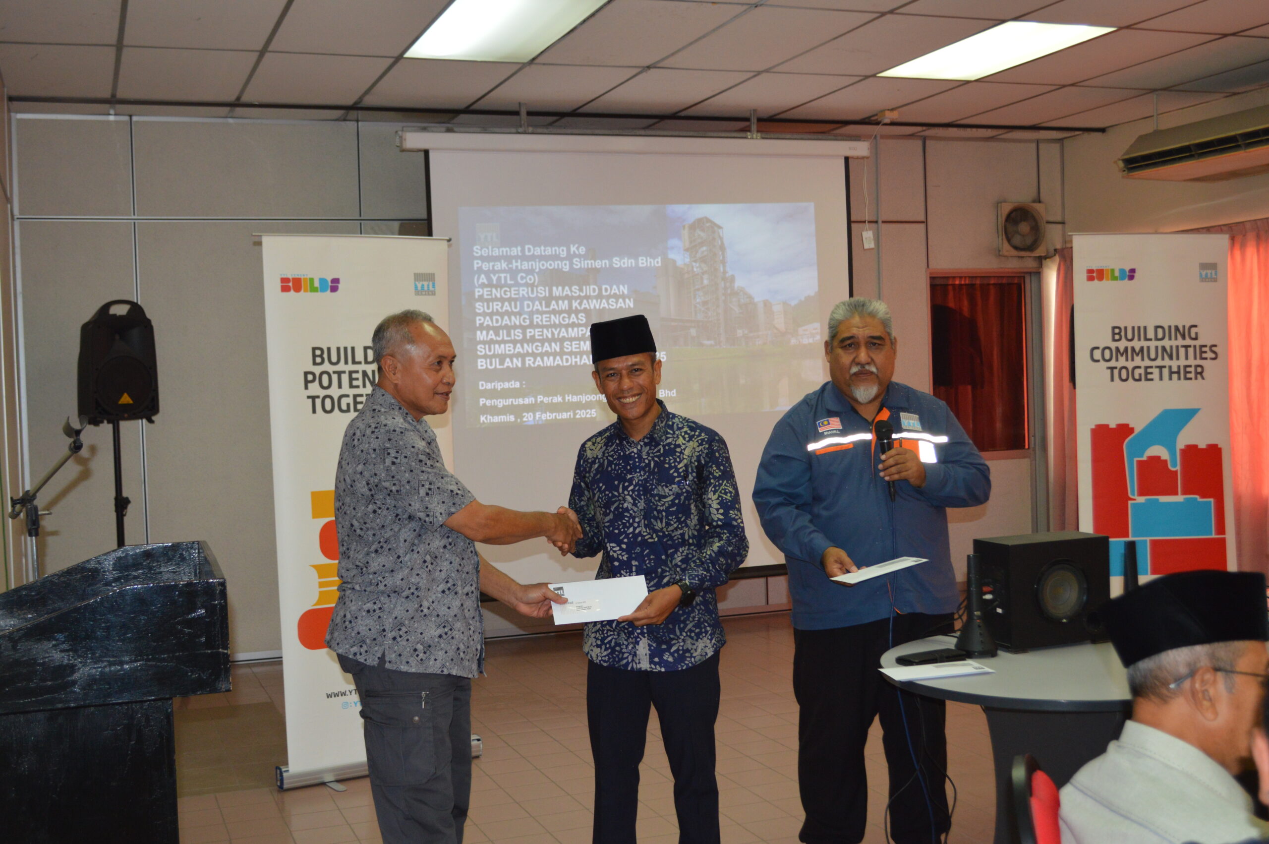 Ramadhan Giving: Supporting the Padang Rengas Community